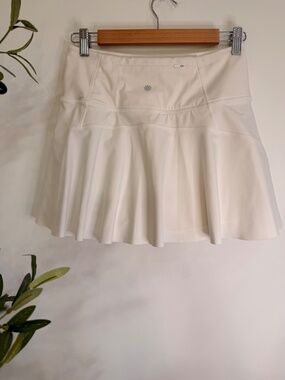 Athleta Ace Tennis 13.5” Skort White Built-In Shorts Women’s Size Small